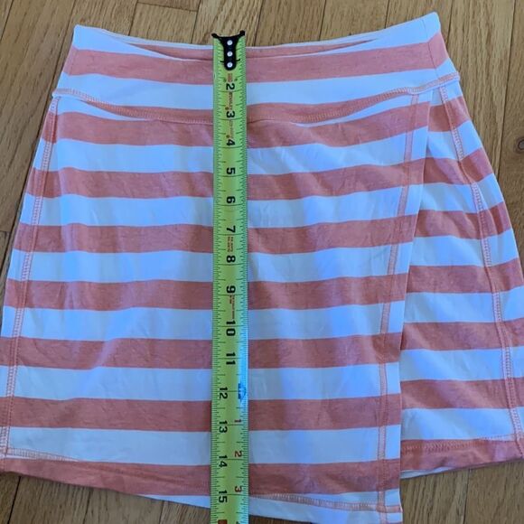 Athleta Ribbon Striped Faux Wrap Skirt 
Orange & White Stretchy Skort Size XS - Picture 4 of 7